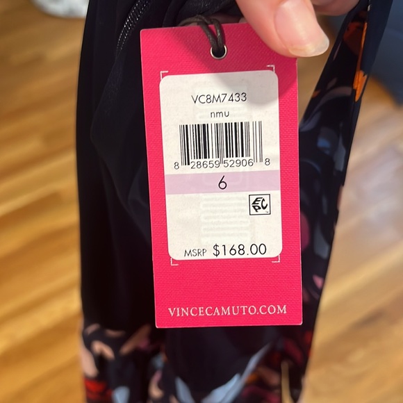 Vince Camuto navy blue and floral gown. - Picture 6 of 6